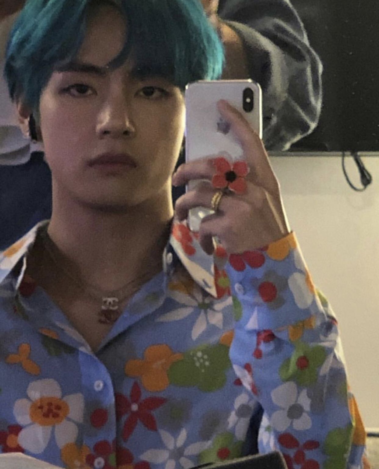 Featured image of post Taehyung Mirror Selca